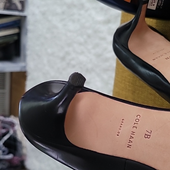 Cole Haan pumps - Picture 5 of 8